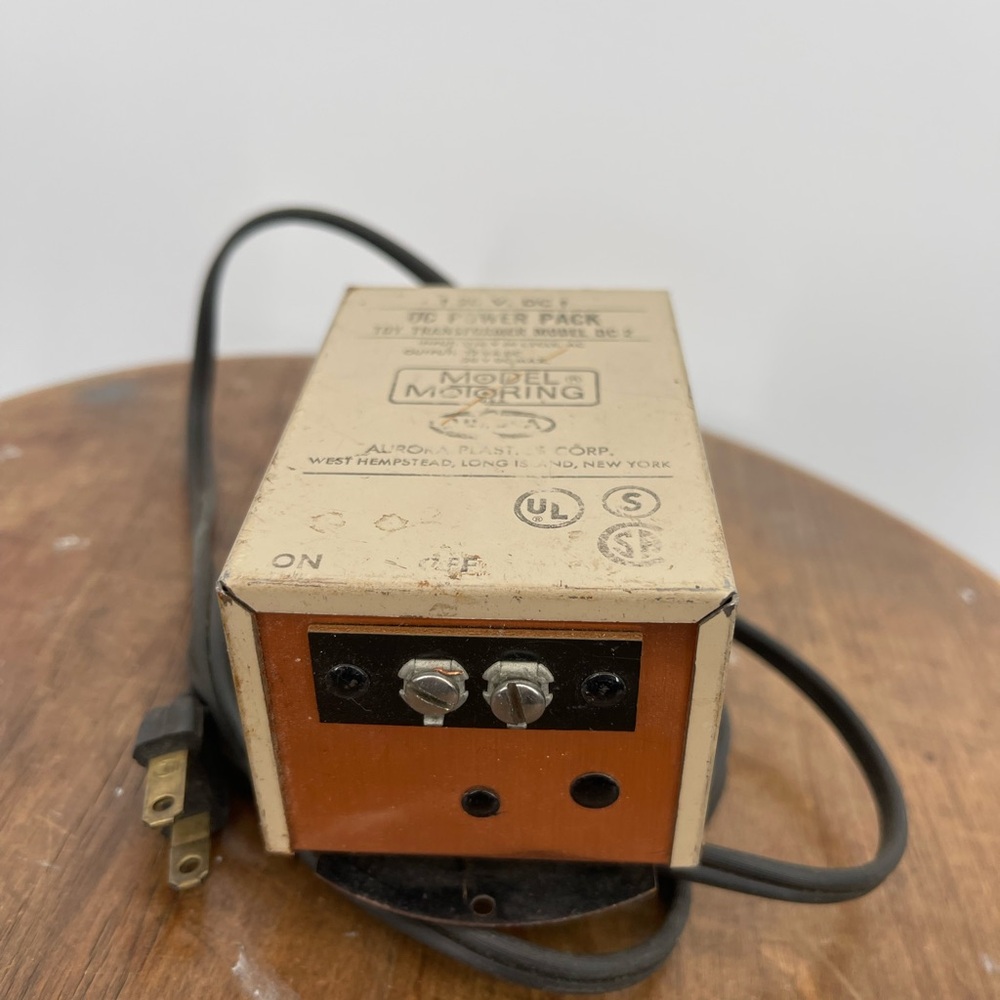 Model Motoring DC Power Pack - Picture 2 of 6
